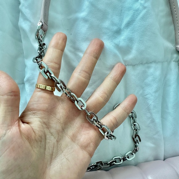 GIVENCHY MEDIUM 4G BAG IN PADDED LEATHER WITH CHAIN - Picture 5 of 14